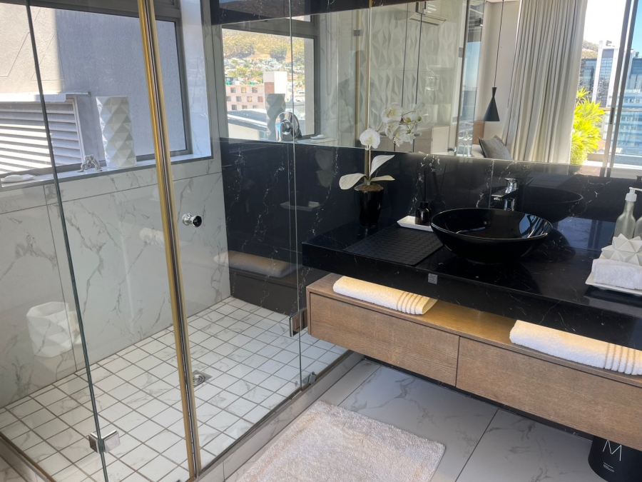 2 Bedroom Property for Sale in Sea Point Western Cape